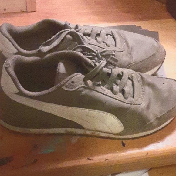 Puma Other - PUMAS Womens 9 Mens 7.5